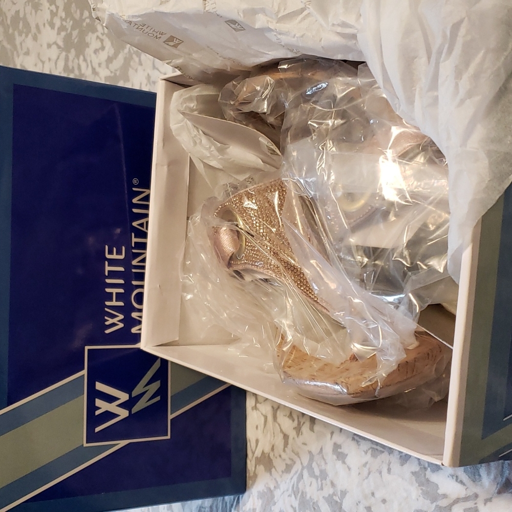 White Mountain 7 1/2 Glittering Rose Gold sandals. Never worn.